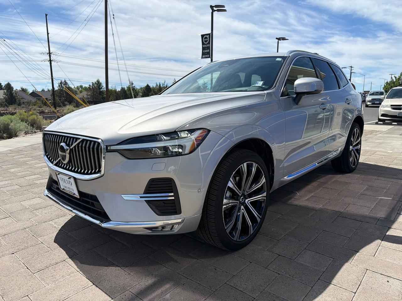 2023 Volvo XC60 B5 Ultimate Bright Theme Bend OR