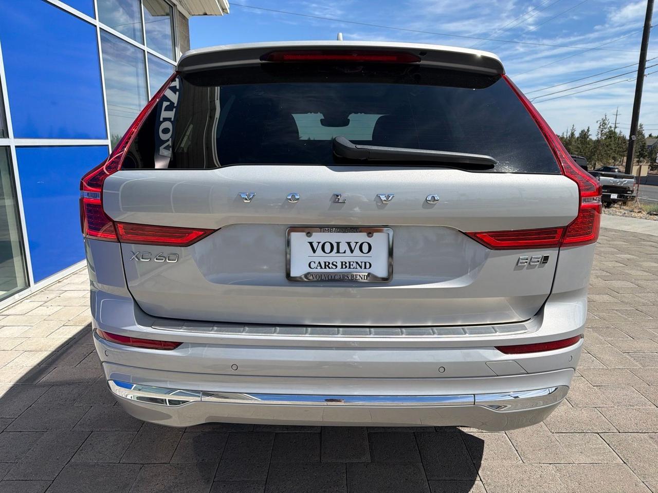 2023 Volvo XC60 B5 Ultimate Bright Theme Bend OR