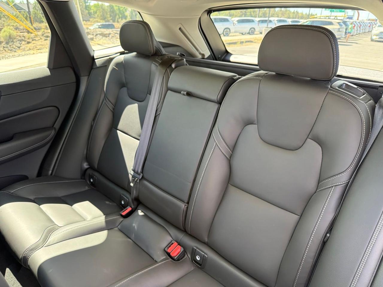 2023 Volvo XC60 B5 Ultimate Bright Theme Bend OR