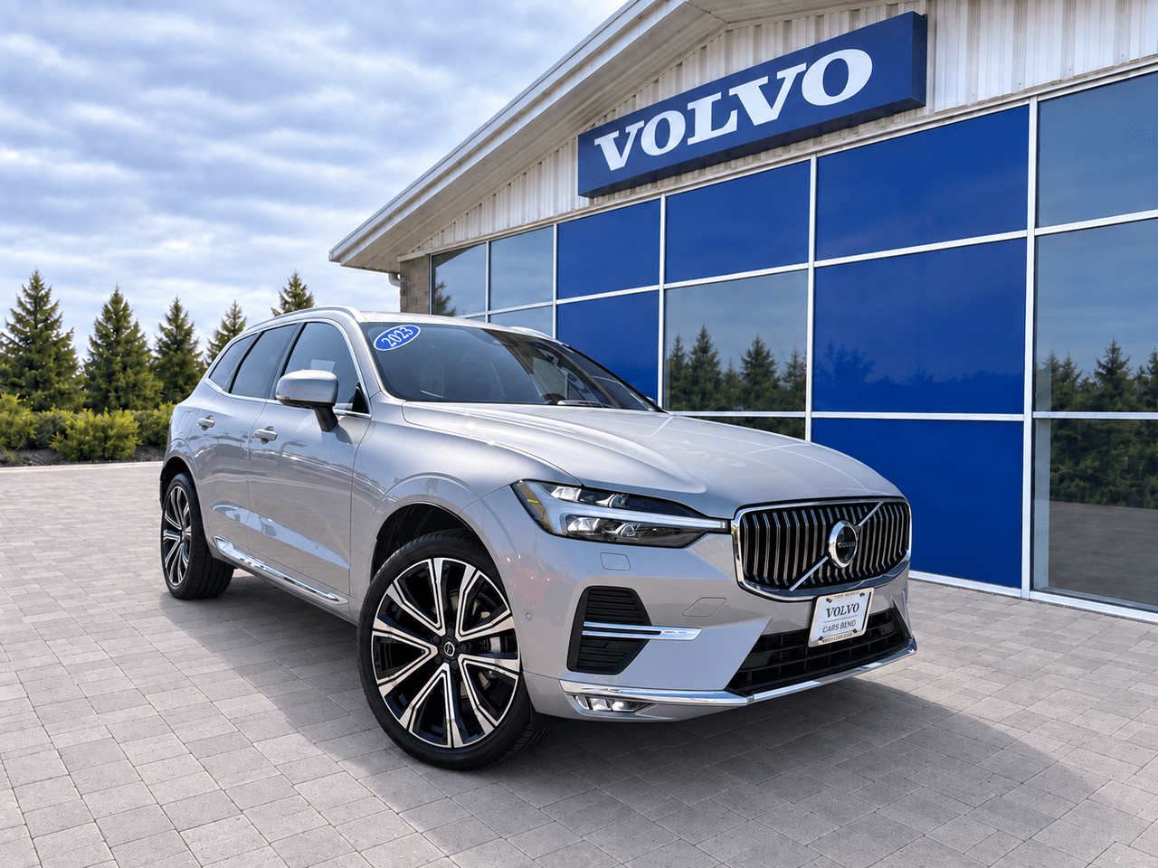 2023 Volvo XC60 B5 Ultimate Bright Theme