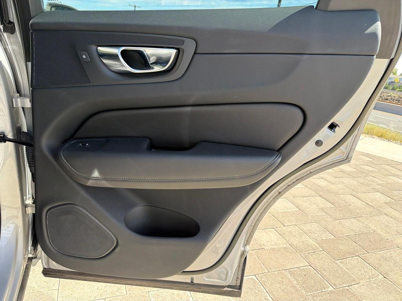 2023 Volvo XC60 B5 Ultimate Bright Theme Bend OR