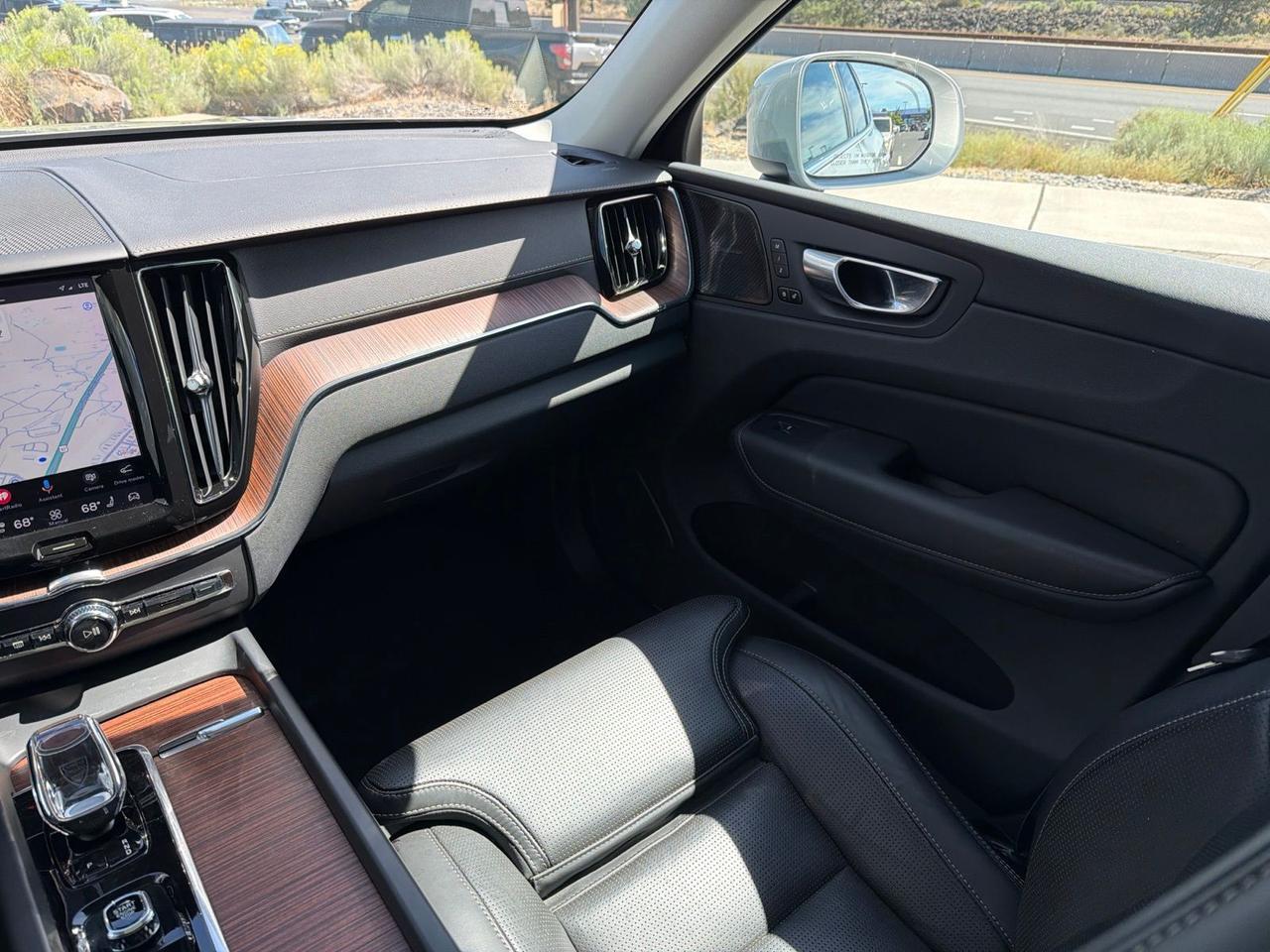 2023 Volvo XC60 B5 Ultimate Bright Theme Bend OR