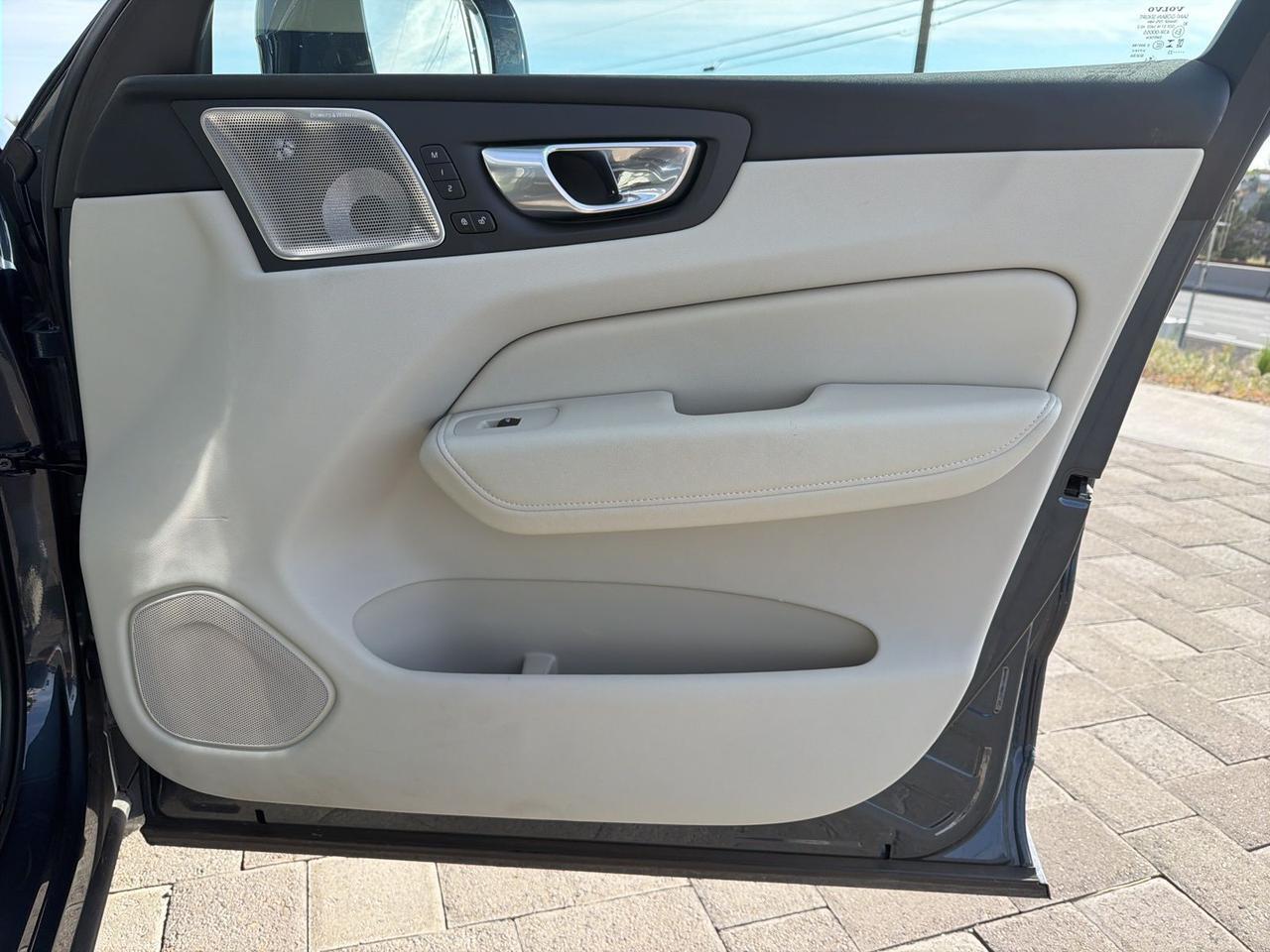 2023 Volvo XC60 B5 Ultimate Bright Theme Bend OR