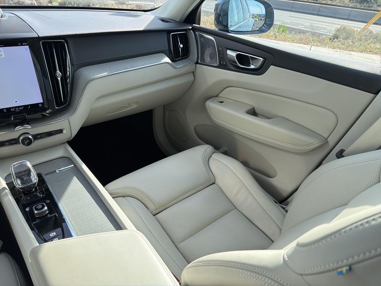 2023 Volvo XC60 B5 Ultimate Bright Theme Bend OR