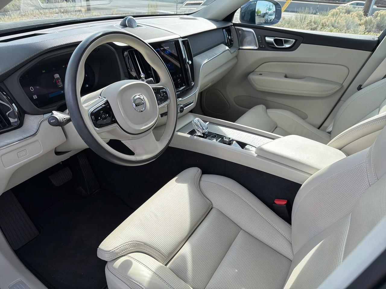 2023 Volvo XC60 B5 Ultimate Bright Theme Bend OR