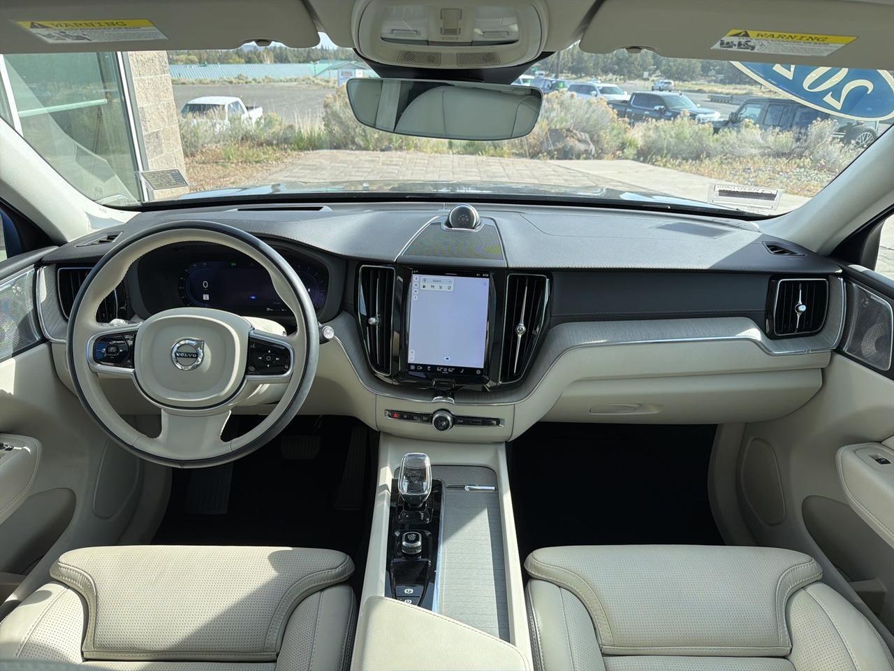 2023 Volvo XC60 B5 Ultimate Bright Theme Bend OR