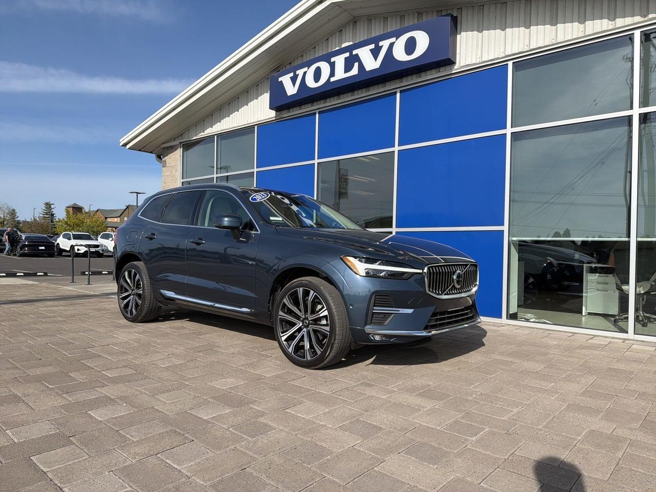 2023 Volvo XC60 B5 Ultimate Bright Theme