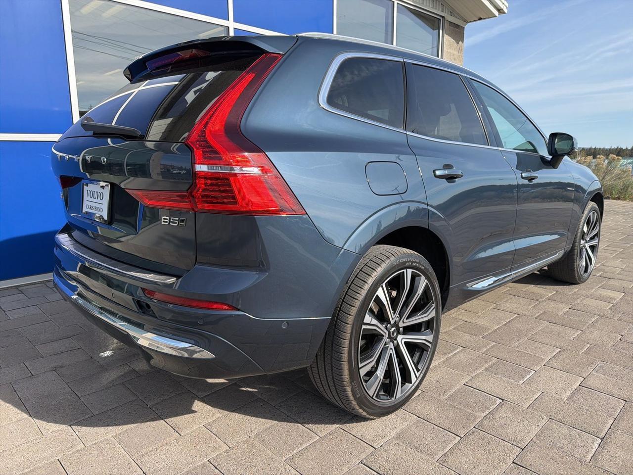 2023 Volvo XC60 B5 Ultimate Bright Theme Bend OR