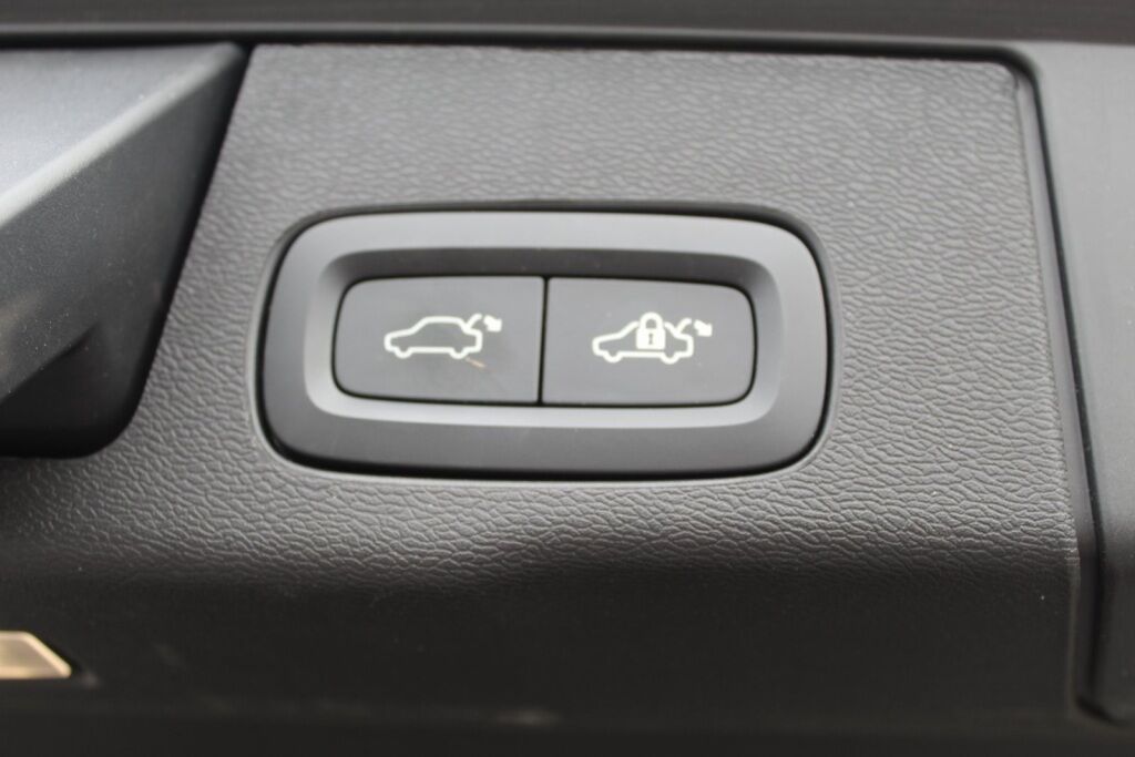 2023 Volvo XC60 B5 Ultimate Bright Theme Richmond VA