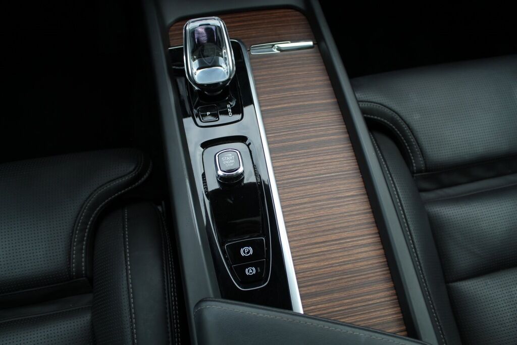 2023 Volvo XC60 B5 Ultimate Bright Theme Richmond VA