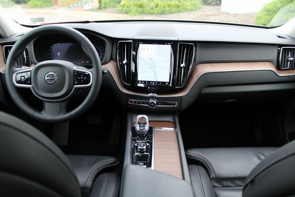 2023 Volvo XC60 B5 Ultimate Bright Theme Richmond VA