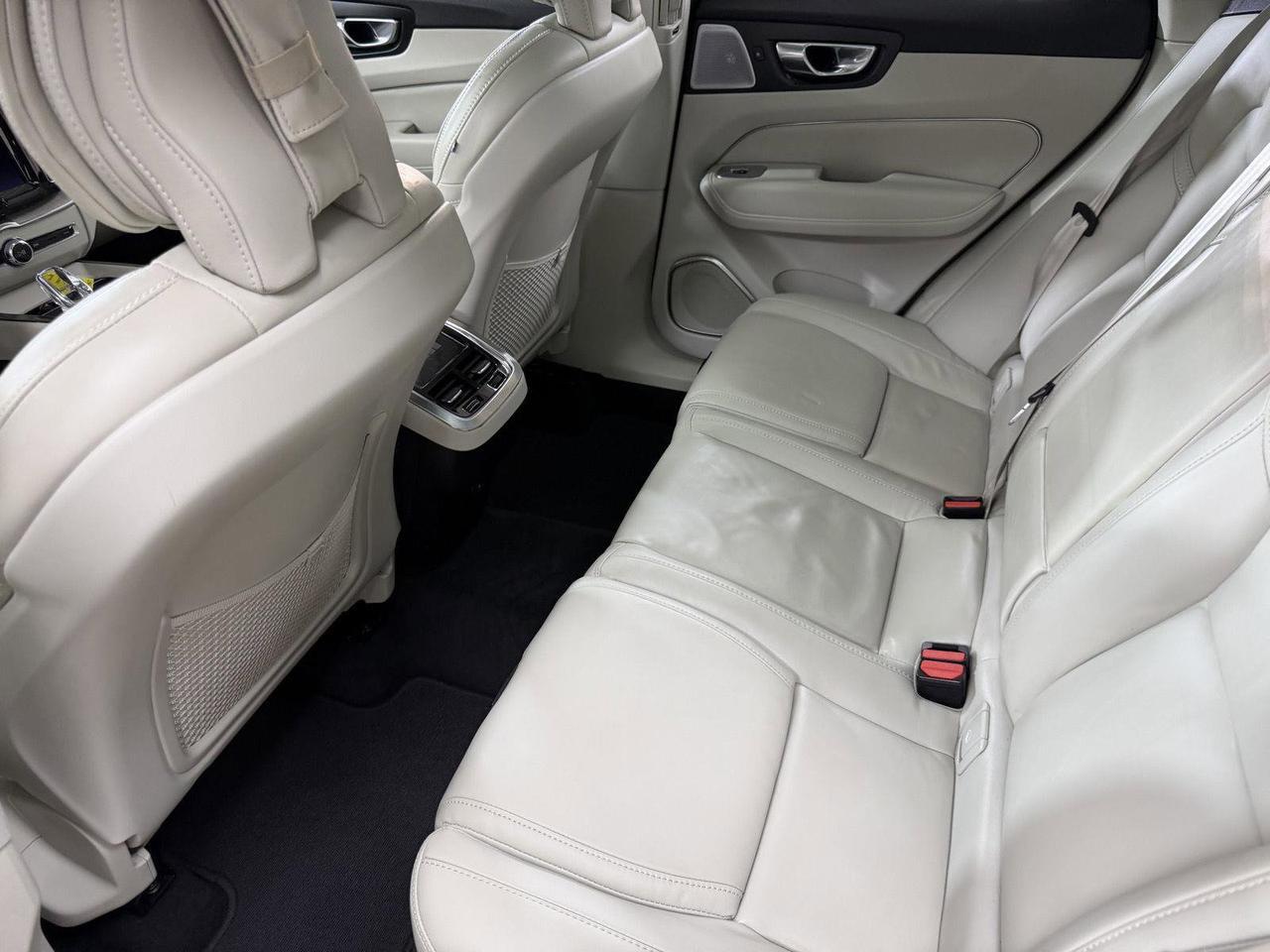 2023 Volvo XC60 B5 Ultimate Bright Theme Annapolis MD