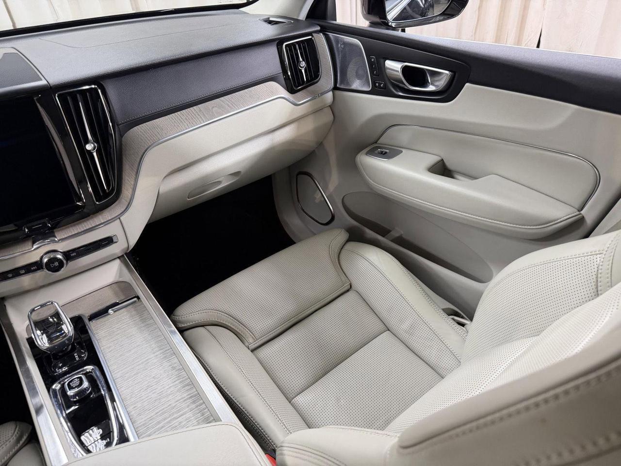 2023 Volvo XC60 B5 Ultimate Bright Theme Annapolis MD
