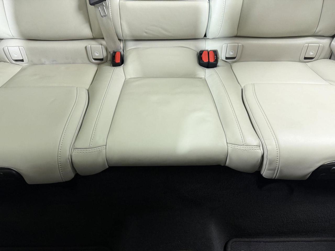 2023 Volvo XC60 B5 Ultimate Bright Theme Annapolis MD