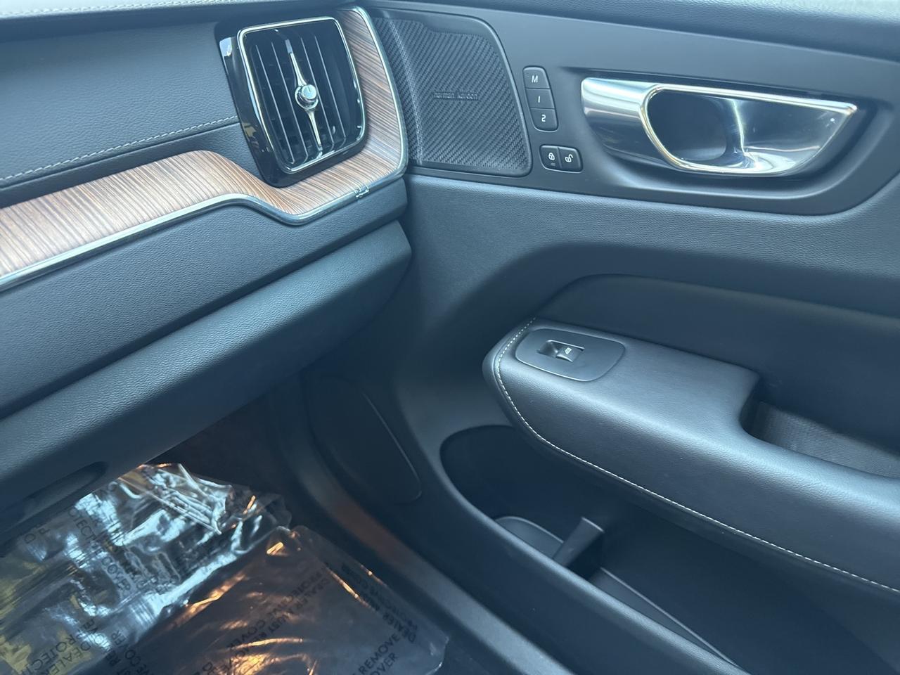 2023 Volvo XC60 B5 Ultimate Bright Theme Warrenton VA