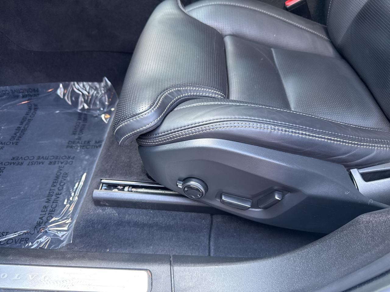 2023 Volvo XC60 B5 Ultimate Bright Theme Warrenton VA