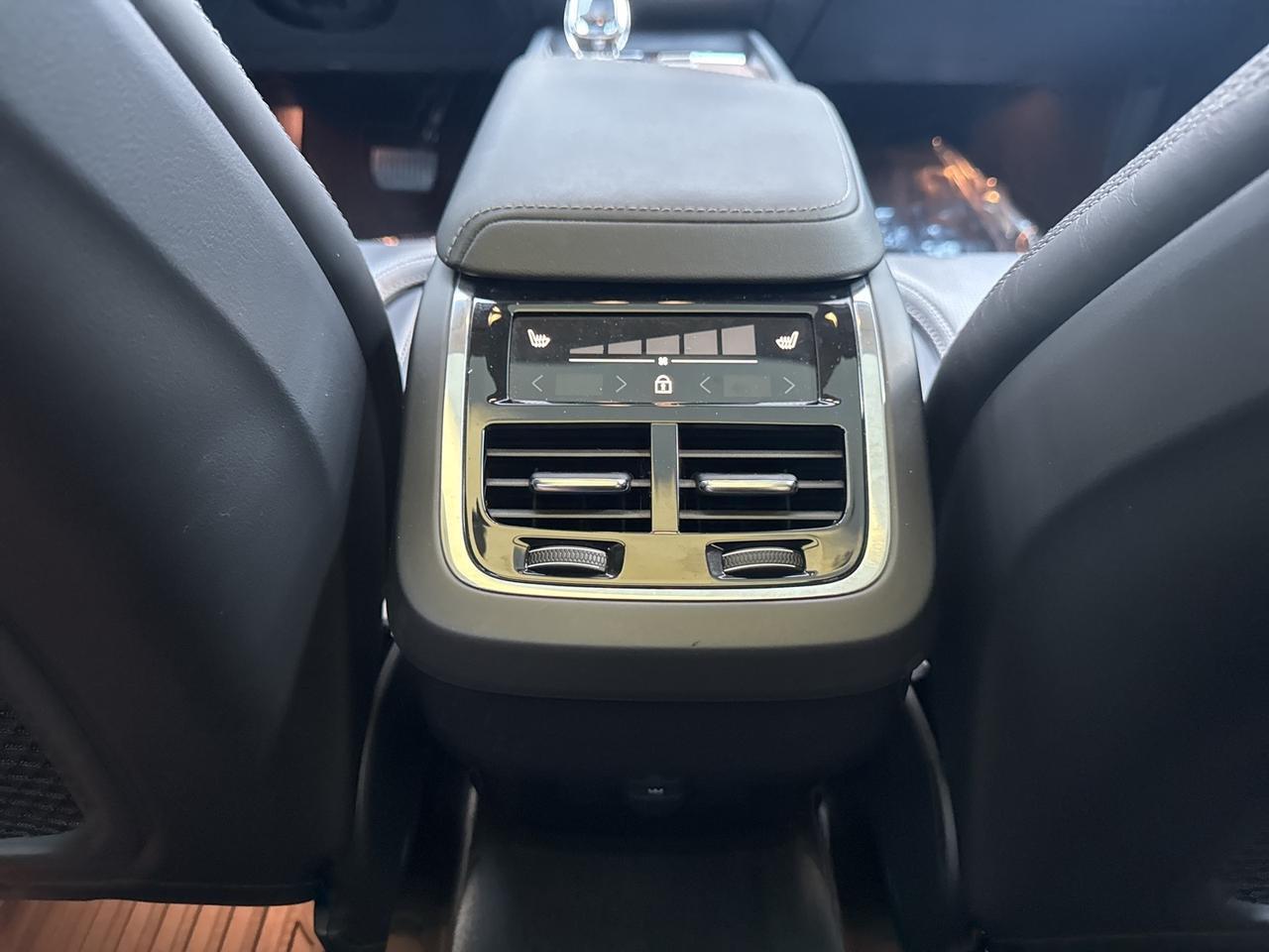 2023 Volvo XC60 B5 Ultimate Bright Theme Warrenton VA