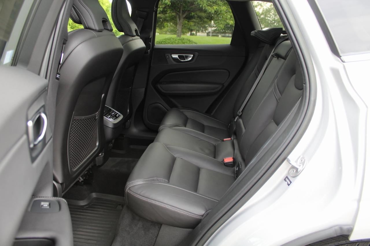 2023 Volvo XC60 B5 Ultimate Bright Theme Warrenton VA