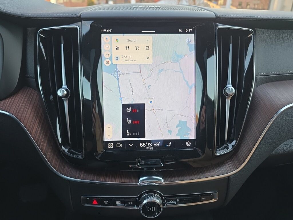 2023 Volvo XC60 B5 Ultimate Bright Theme Hunt Valley MD