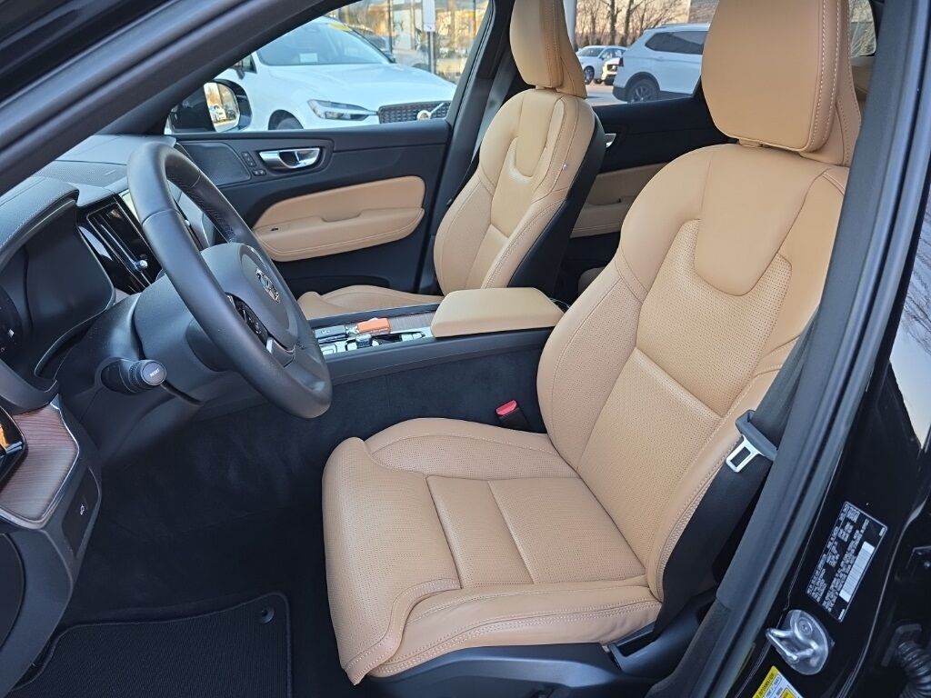 2023 Volvo XC60 B5 Ultimate Bright Theme Hunt Valley MD