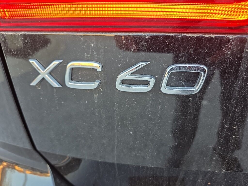 2023 Volvo XC60 B5 Ultimate Bright Theme Hunt Valley MD
