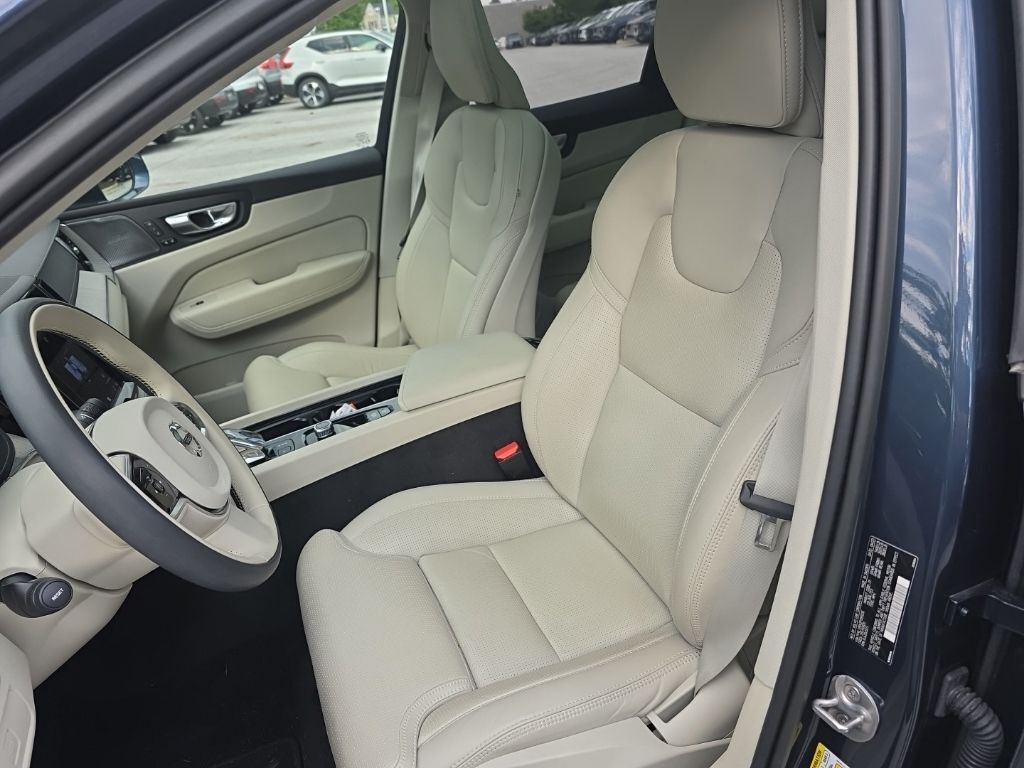 2023 Volvo XC60 B5 Ultimate Bright Theme Hunt Valley MD