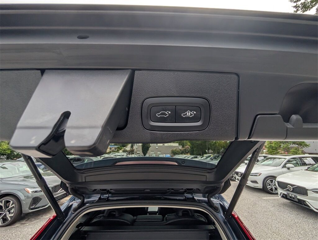 2023 Volvo XC60 B5 Ultimate Dark Theme Cockeysville MD