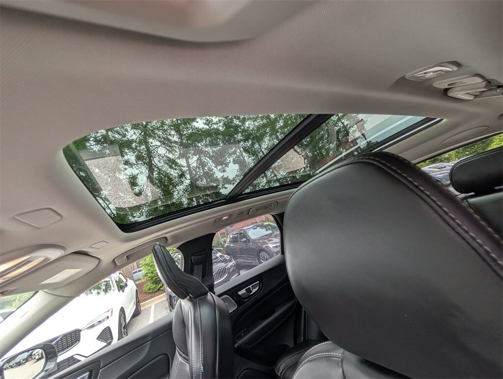 2023 Volvo XC60 B5 Ultimate Dark Theme Cockeysville MD
