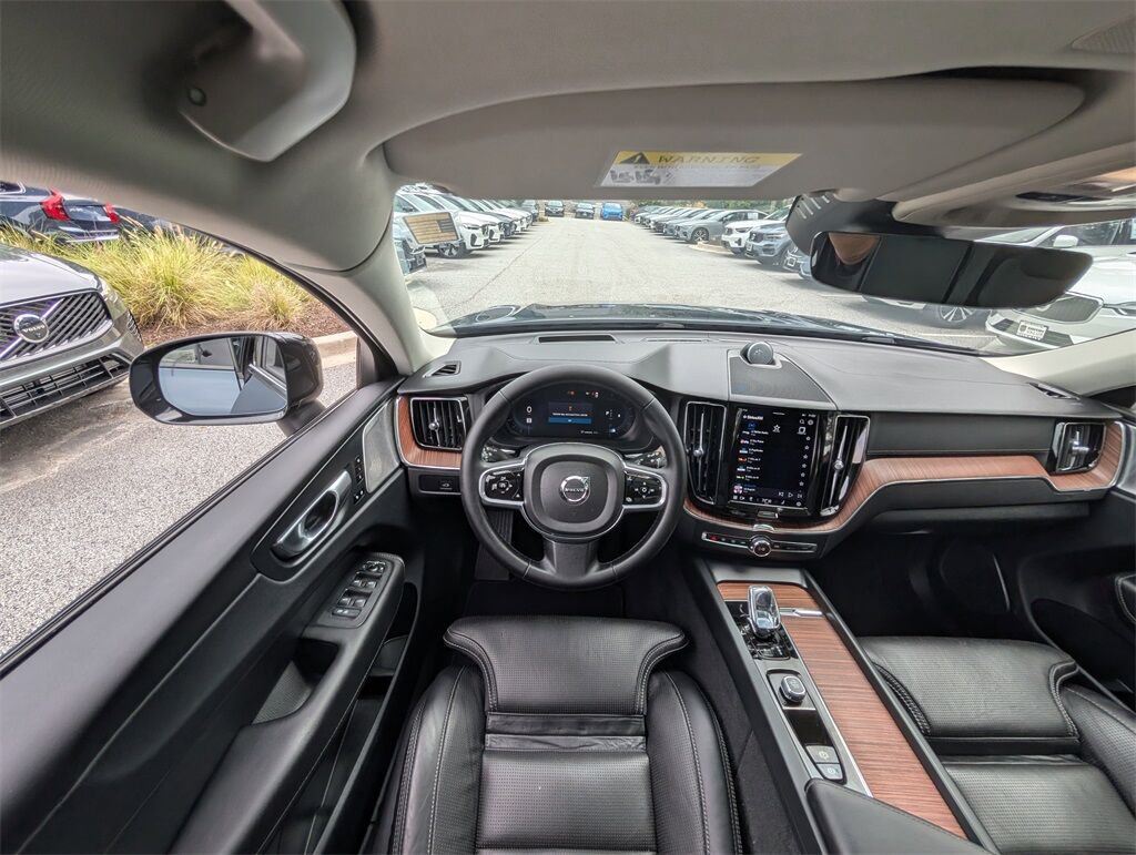 2023 Volvo XC60 B5 Ultimate Dark Theme Cockeysville MD