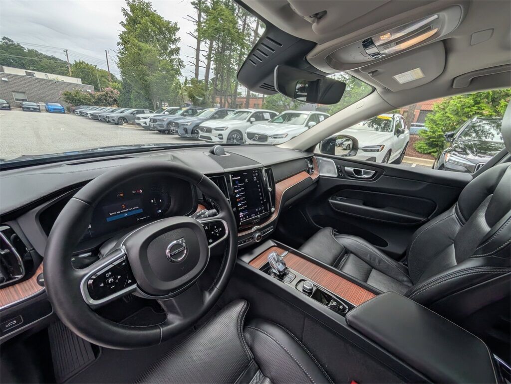 2023 Volvo XC60 B5 Ultimate Dark Theme Cockeysville MD