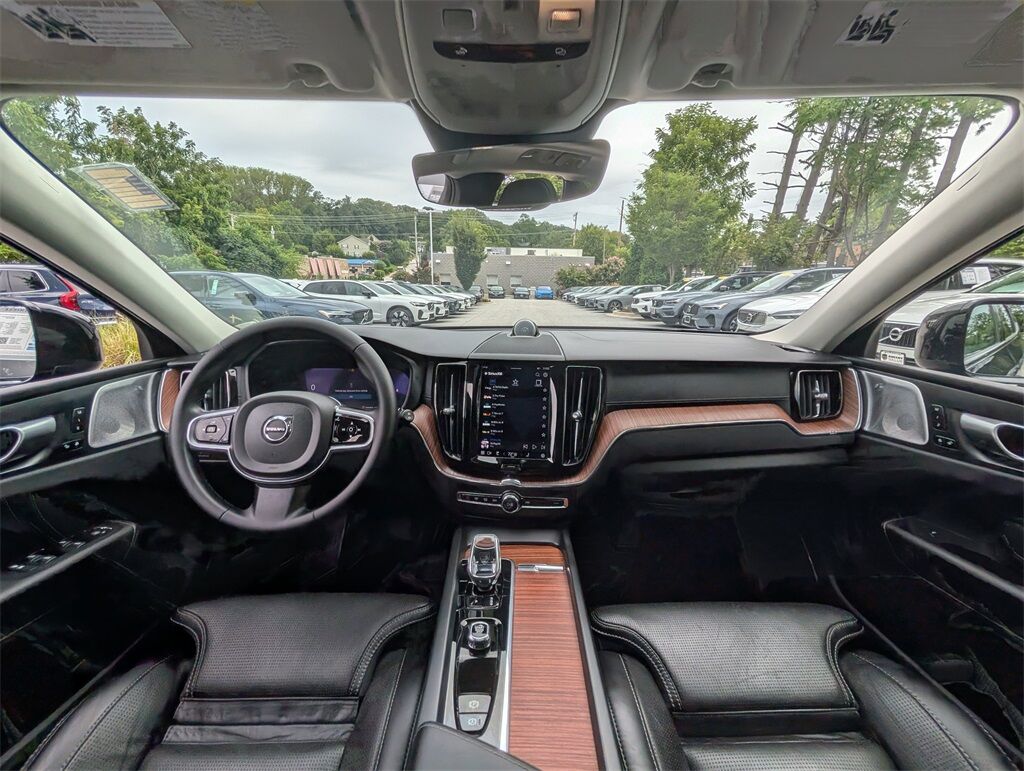 2023 Volvo XC60 B5 Ultimate Dark Theme Cockeysville MD