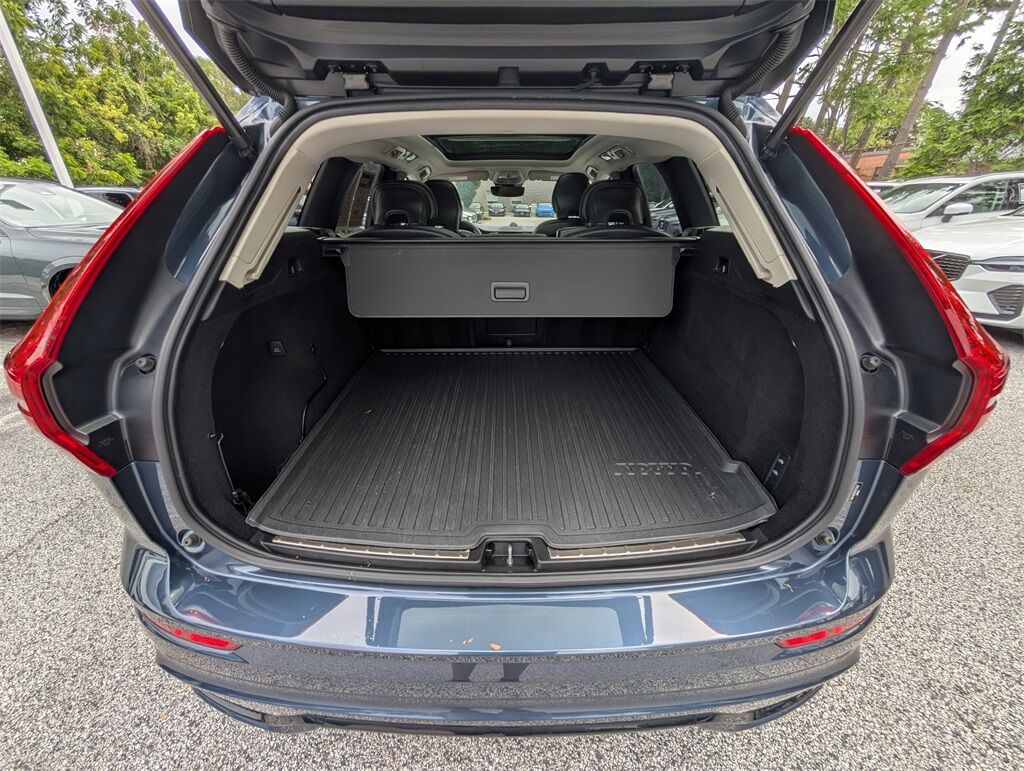 2023 Volvo XC60 B5 Ultimate Dark Theme Cockeysville MD