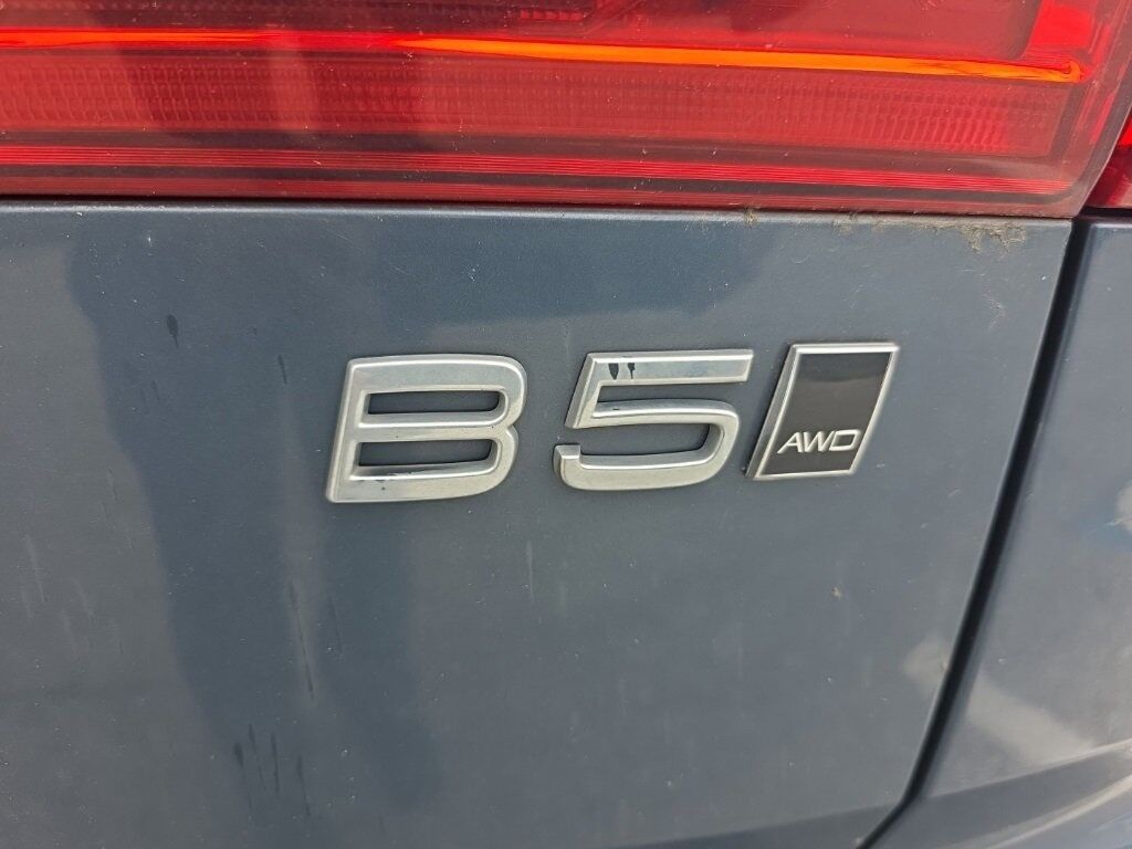 2023 Volvo XC60 B5 Ultimate Dark Theme Hunt Valley MD