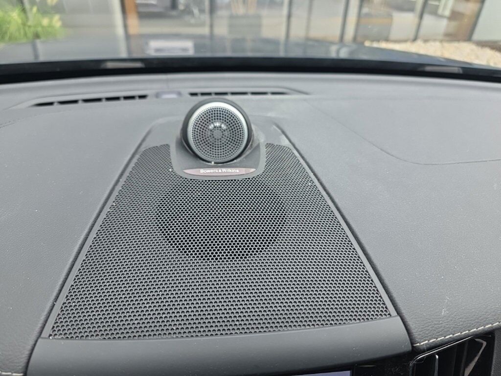 2023 Volvo XC60 B5 Ultimate Dark Theme Hunt Valley MD