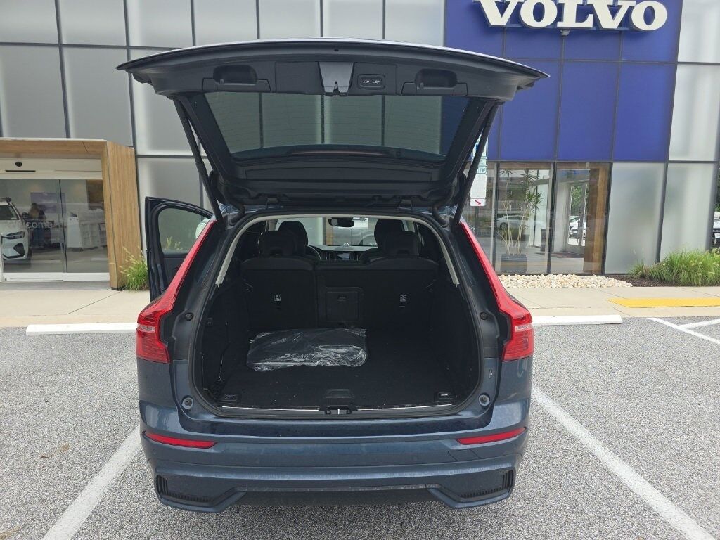 2023 Volvo XC60 B5 Ultimate Dark Theme Hunt Valley MD