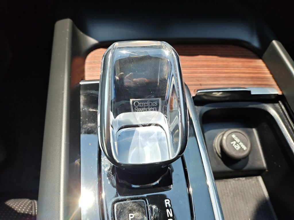 2023 Volvo XC60 B5 Ultimate Dark Theme Hunt Valley MD