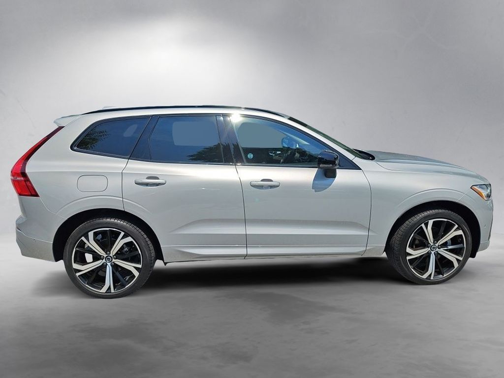 2023 Volvo XC60 B5 Ultimate Dark Theme Hunt Valley MD