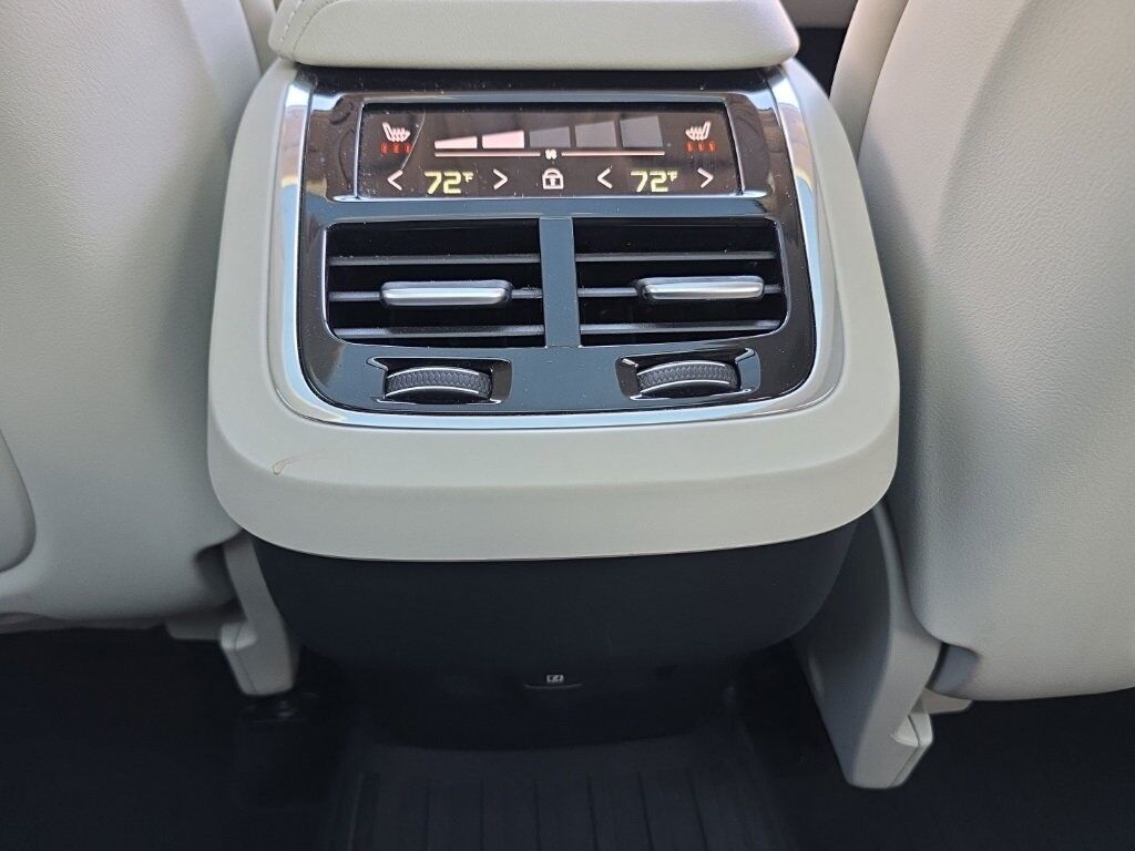 2023 Volvo XC60 B5 Ultimate Dark Theme Hunt Valley MD