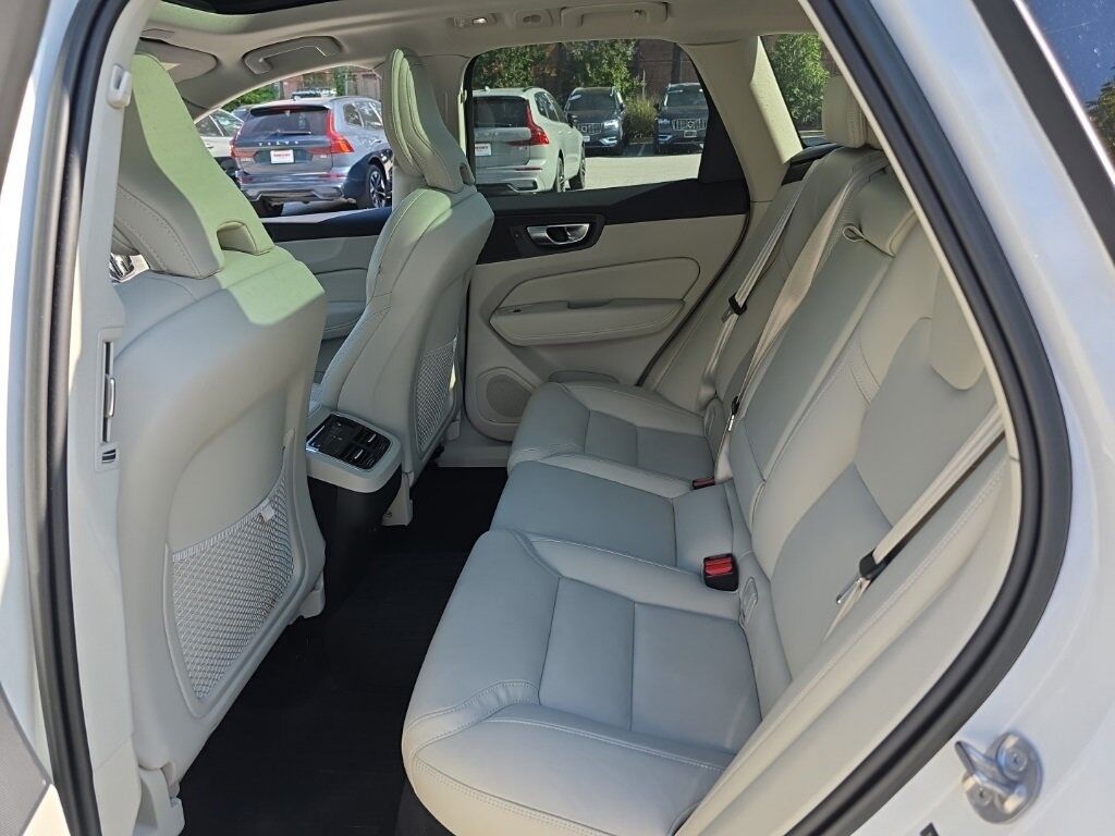 2023 Volvo XC60 B5 Ultimate Dark Theme Hunt Valley MD