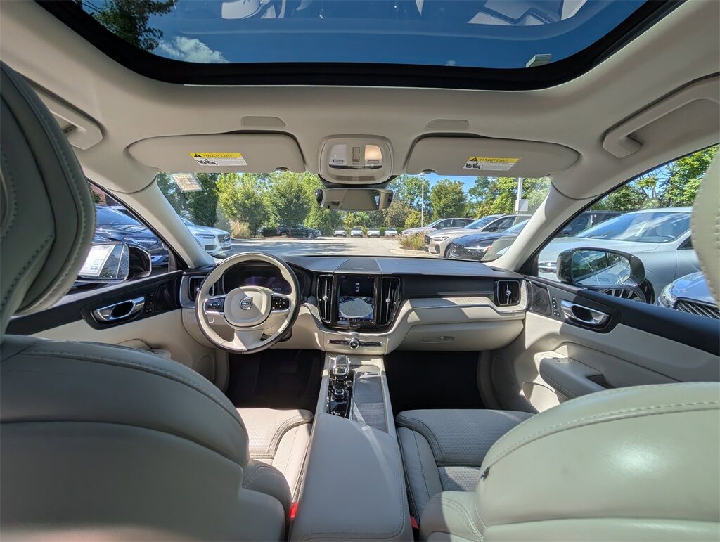 2023 Volvo XC60 B5 Ultimate Dark Theme Hunt Valley MD