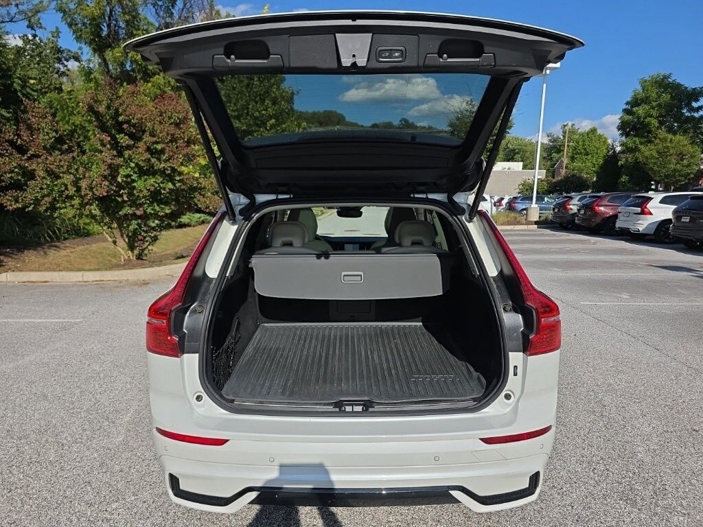 2023 Volvo XC60 B5 Ultimate Dark Theme Hunt Valley MD