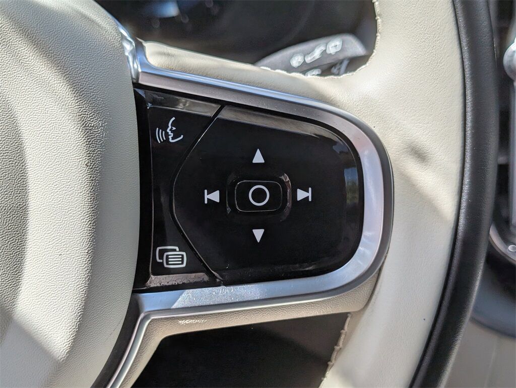 2023 Volvo XC60 B5 Ultimate Dark Theme Hunt Valley MD