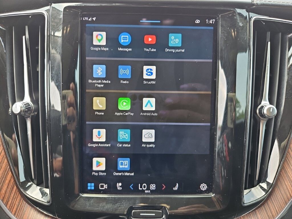 2023 Volvo XC60 B5 Ultimate Dark Theme Hunt Valley MD