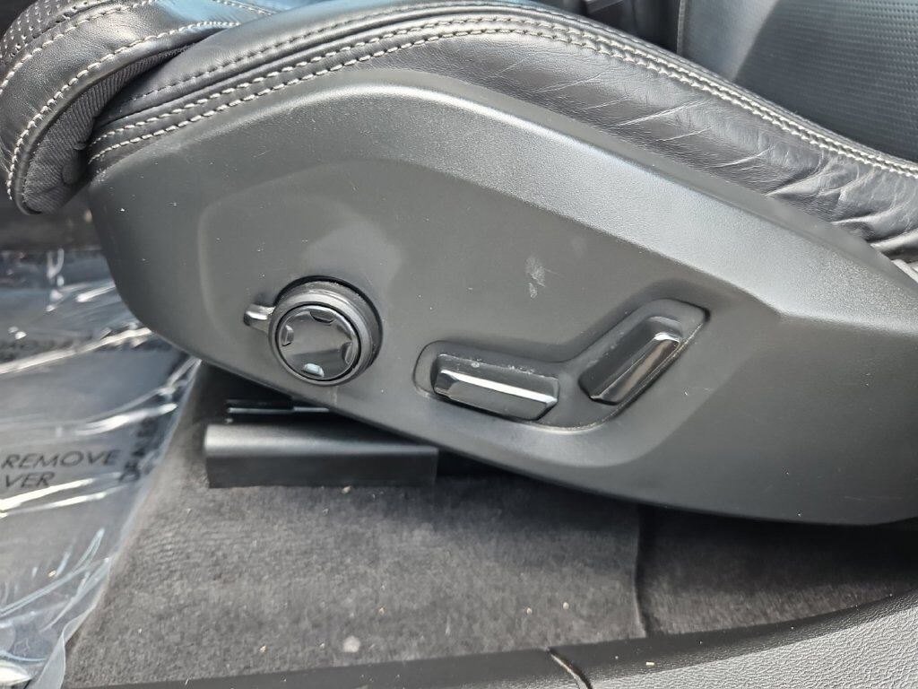 2023 Volvo XC60 B5 Ultimate Dark Theme Hunt Valley MD