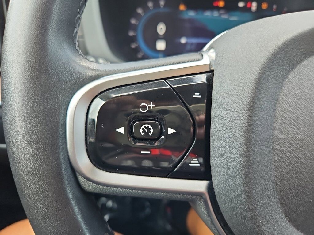 2023 Volvo XC60 B5 Ultimate Dark Theme Hunt Valley MD