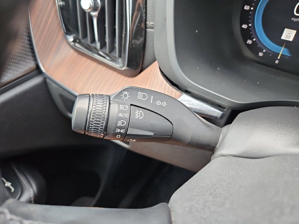 2023 Volvo XC60 B5 Ultimate Dark Theme Hunt Valley MD