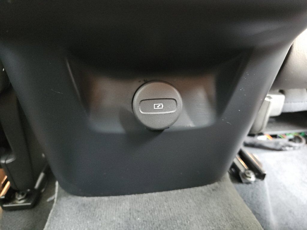 2023 Volvo XC60 B5 Ultimate Dark Theme Hunt Valley MD