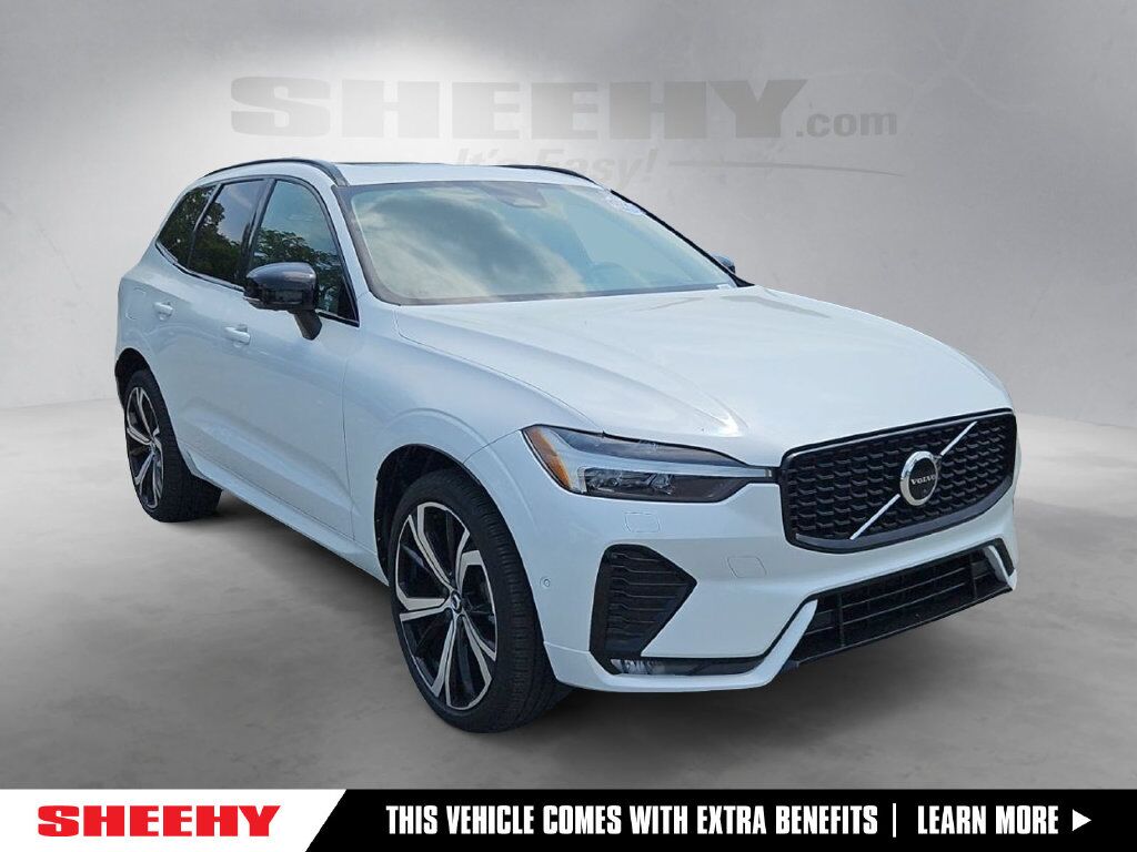 2023 Volvo XC60 B5 Ultimate Dark Theme