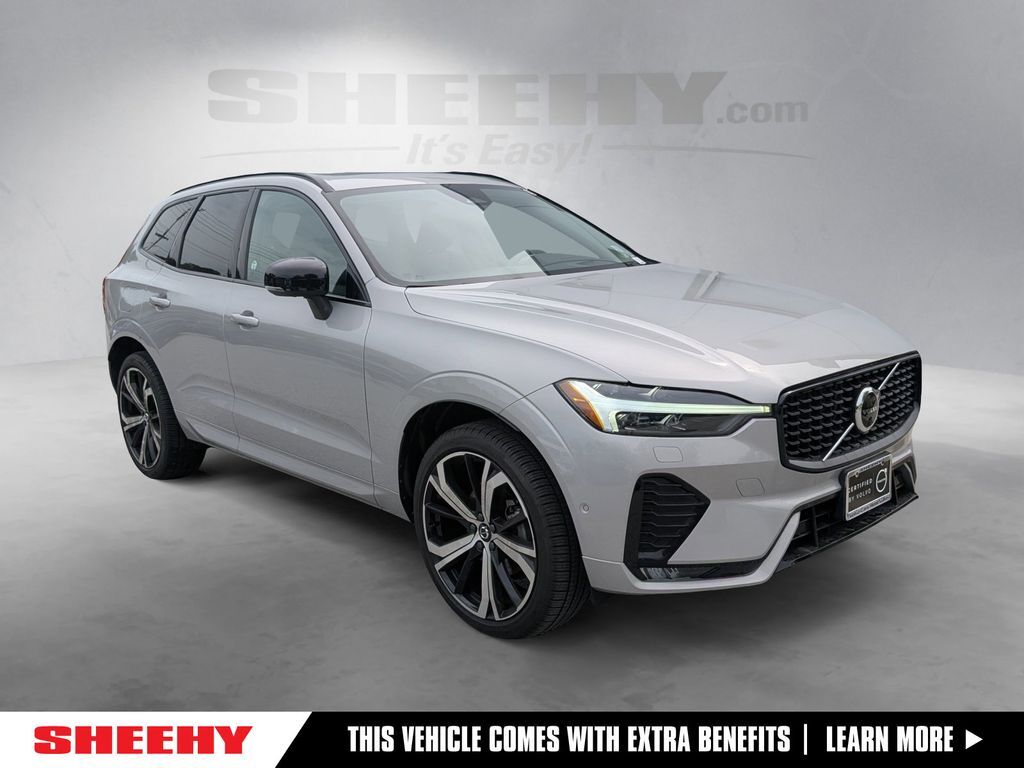 2023 Volvo XC60 B5 Ultimate Dark Theme
