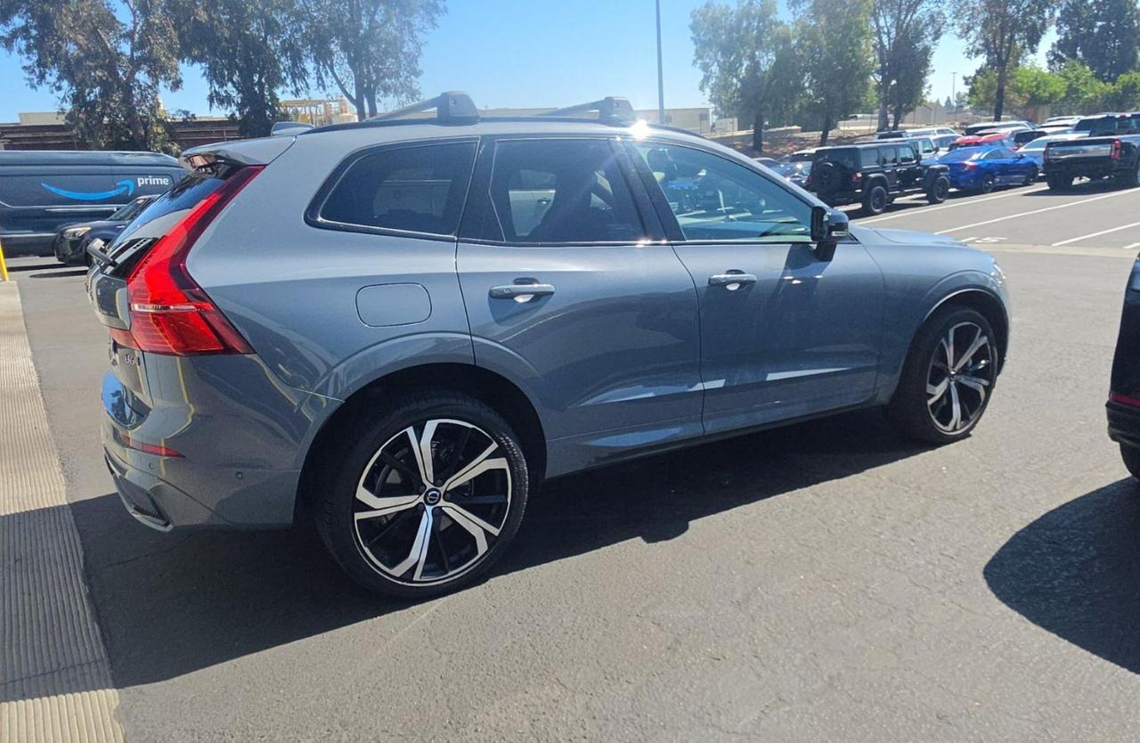 2023 Volvo XC60 B6 Hybrid AWD ULTRA | Bowers &amp; Wilkins, Dark Theme, Pilot Assist * Portland OR